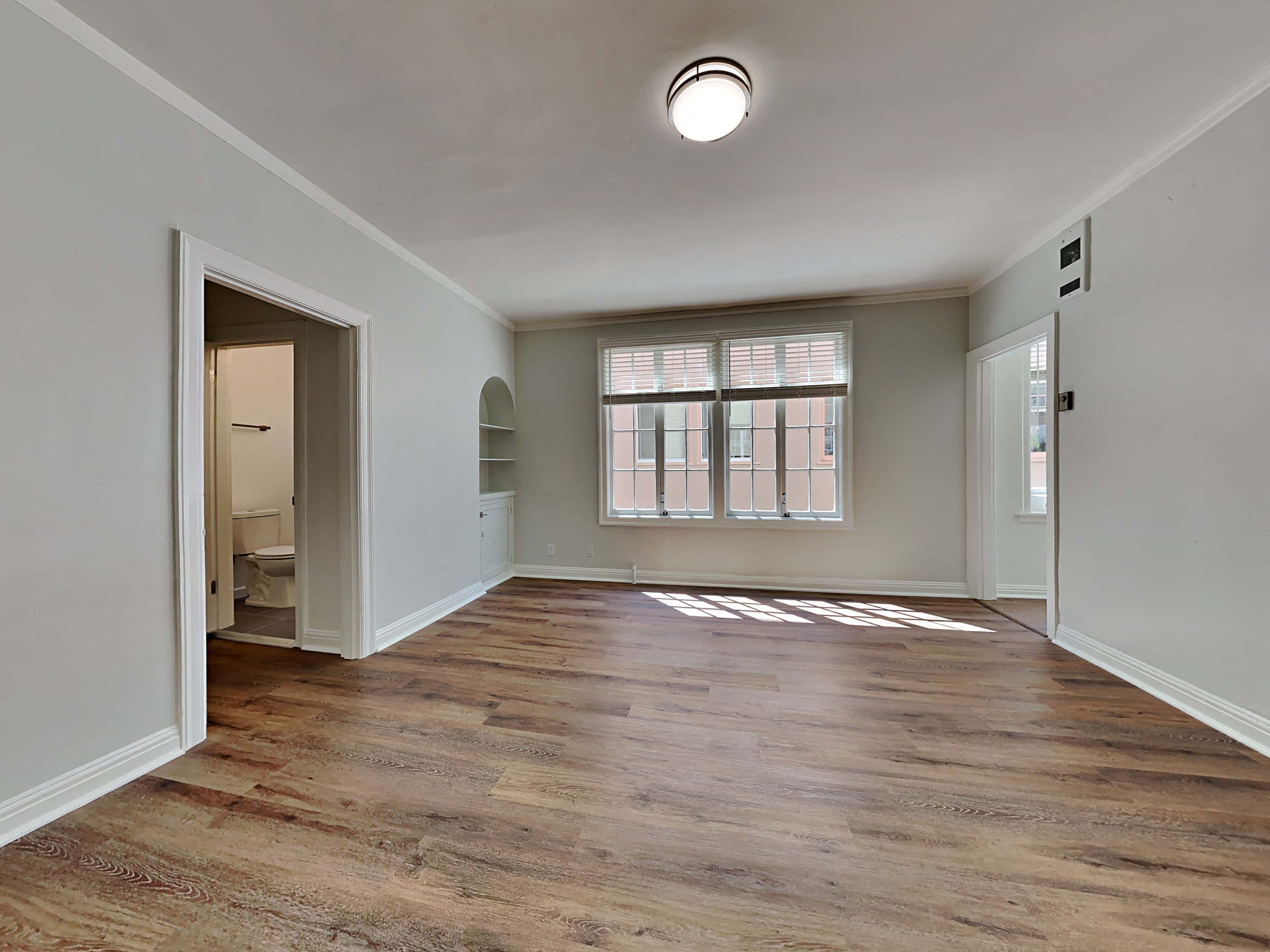 832 Erie Apartments photo 3
